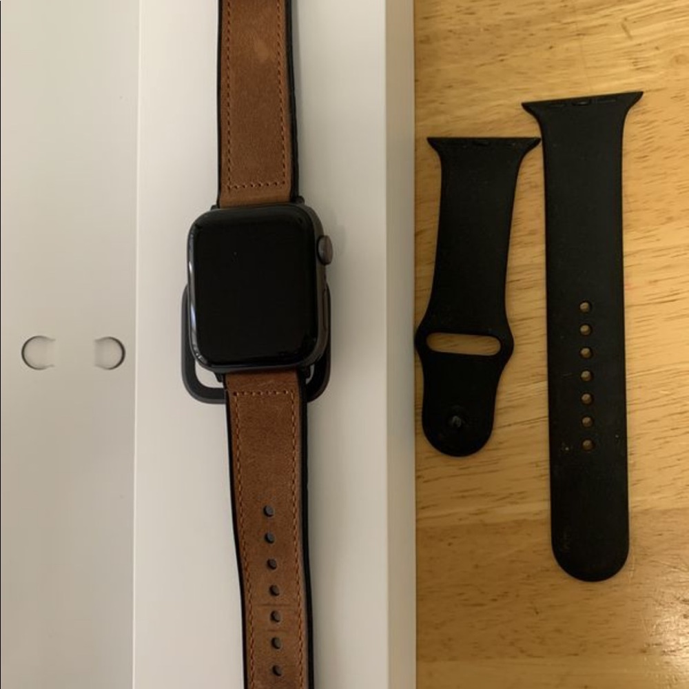 Apple Watch series 4, 44mm Verizon data capable